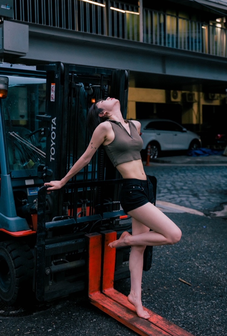 m_8225 gallery 8